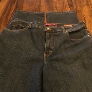 COPY - Gloria Vanderbilt jeans size 14